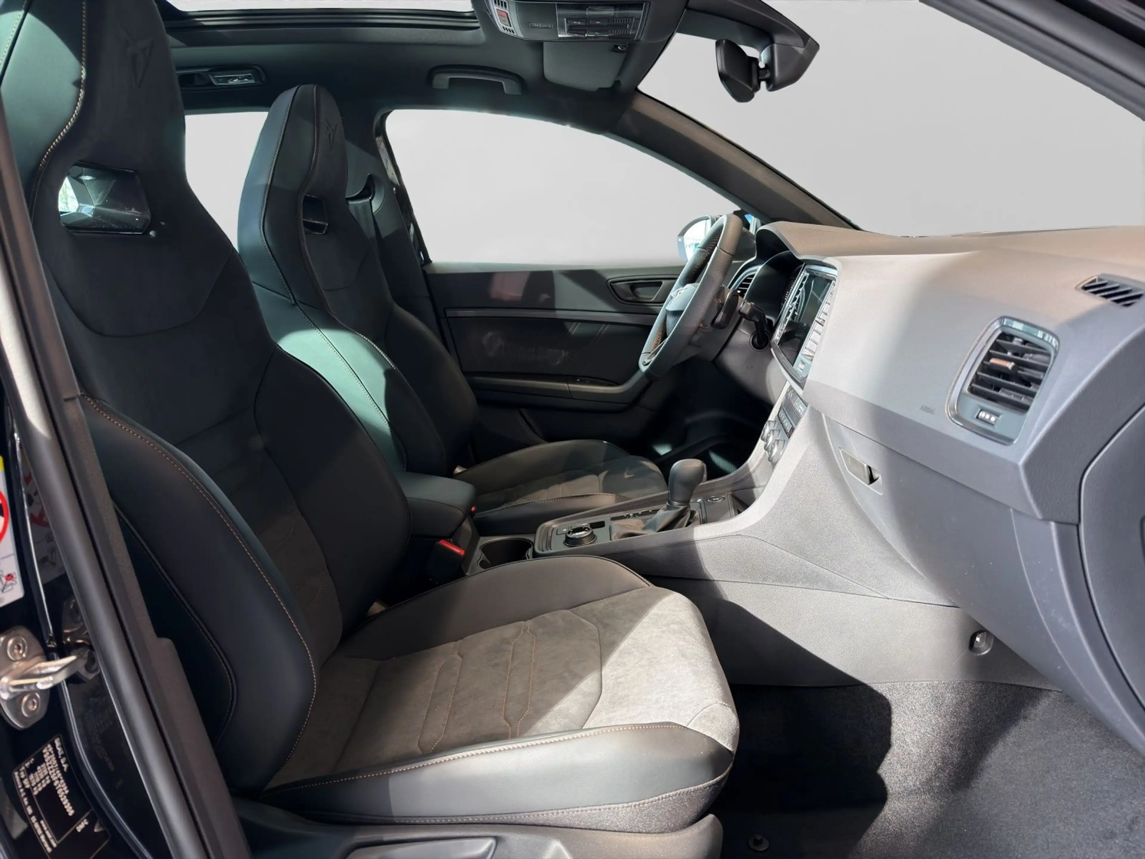 CUPRA Ateca 2.0 TSI DSG VZ 4DRIVE AREA VIEW NAVI AHK P — photo 4