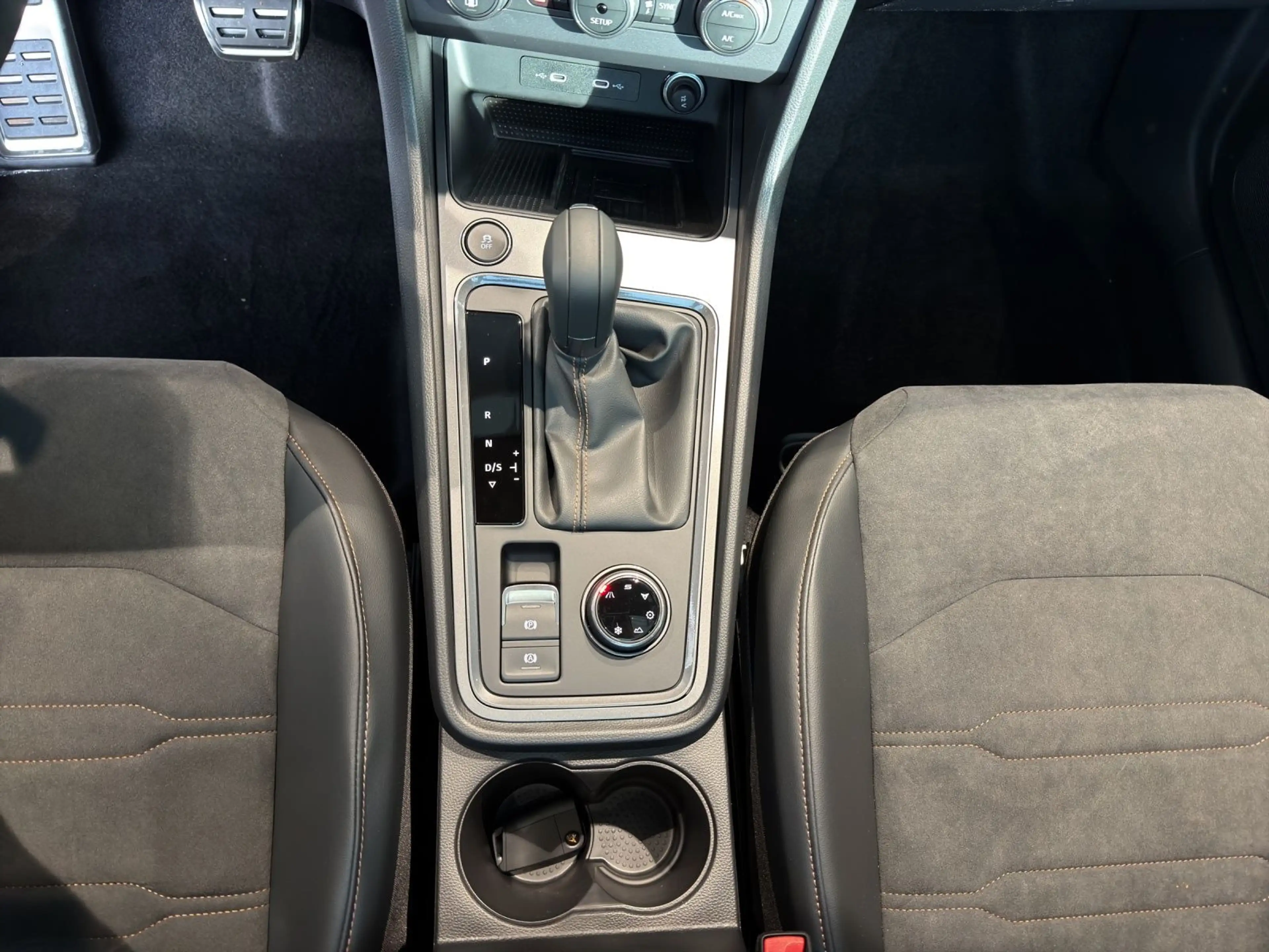 CUPRA Ateca 2.0 TSI DSG VZ 4DRIVE AREA VIEW NAVI AHK P — photo 11