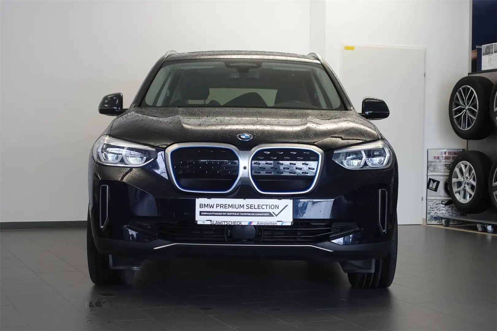 BMW iX3 iX3 G08 Impressive Zwart - 2