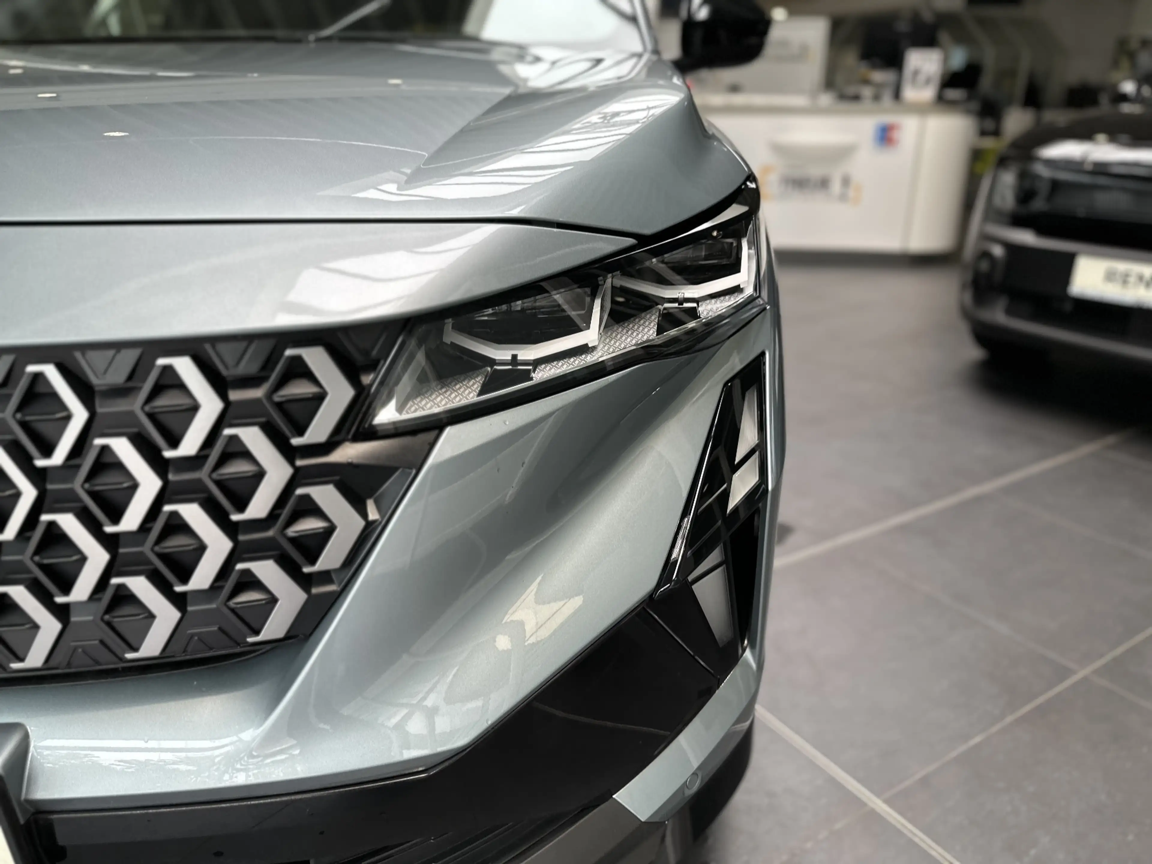 Renault Espace 6 Techno Full Hybrid E-Tech 200 5- Sitzer — photo 3