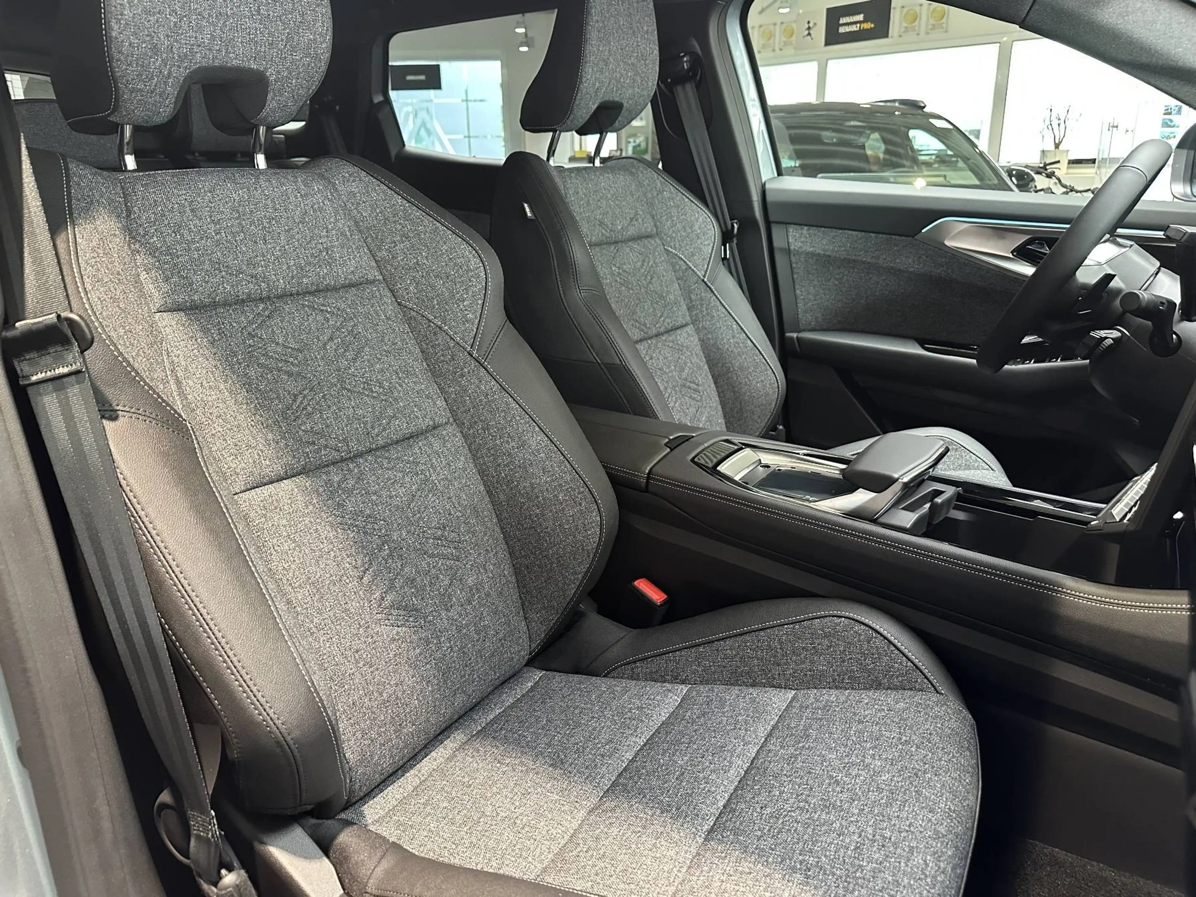 Renault Espace 6 Techno Full Hybrid E-Tech 200 5- Sitzer — photo 12
