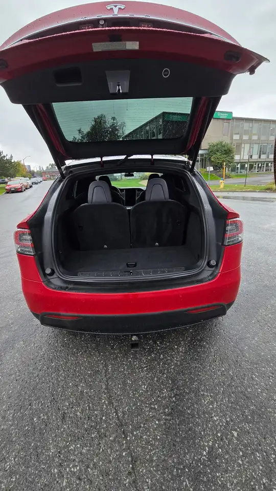 Tesla Model X photo Tesla Model X