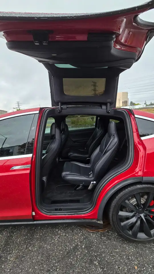 Tesla Model X photo Tesla Model X