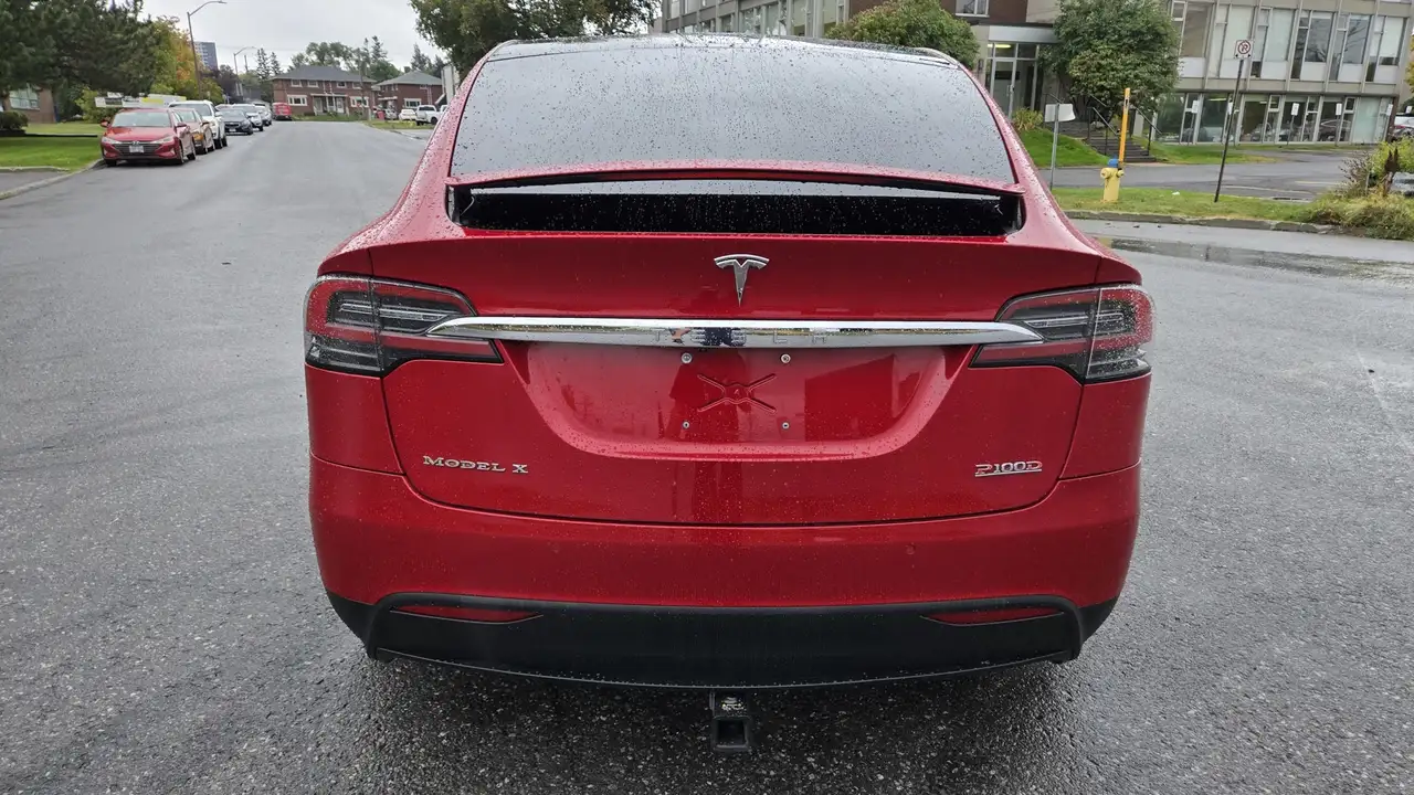 Tesla Model X photo Tesla Model X