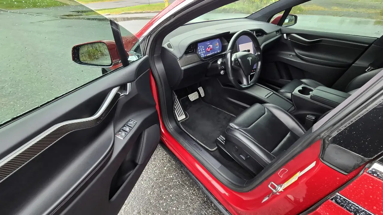 Tesla Model X photo Tesla Model X