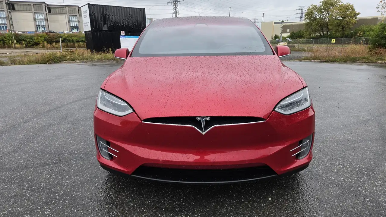 Tesla Model X photo Tesla Model X