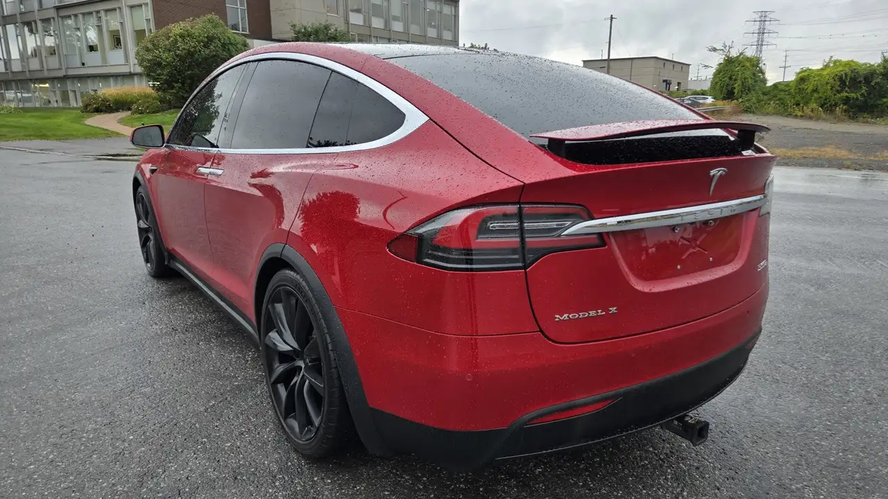 Tesla Model X photo Tesla Model X