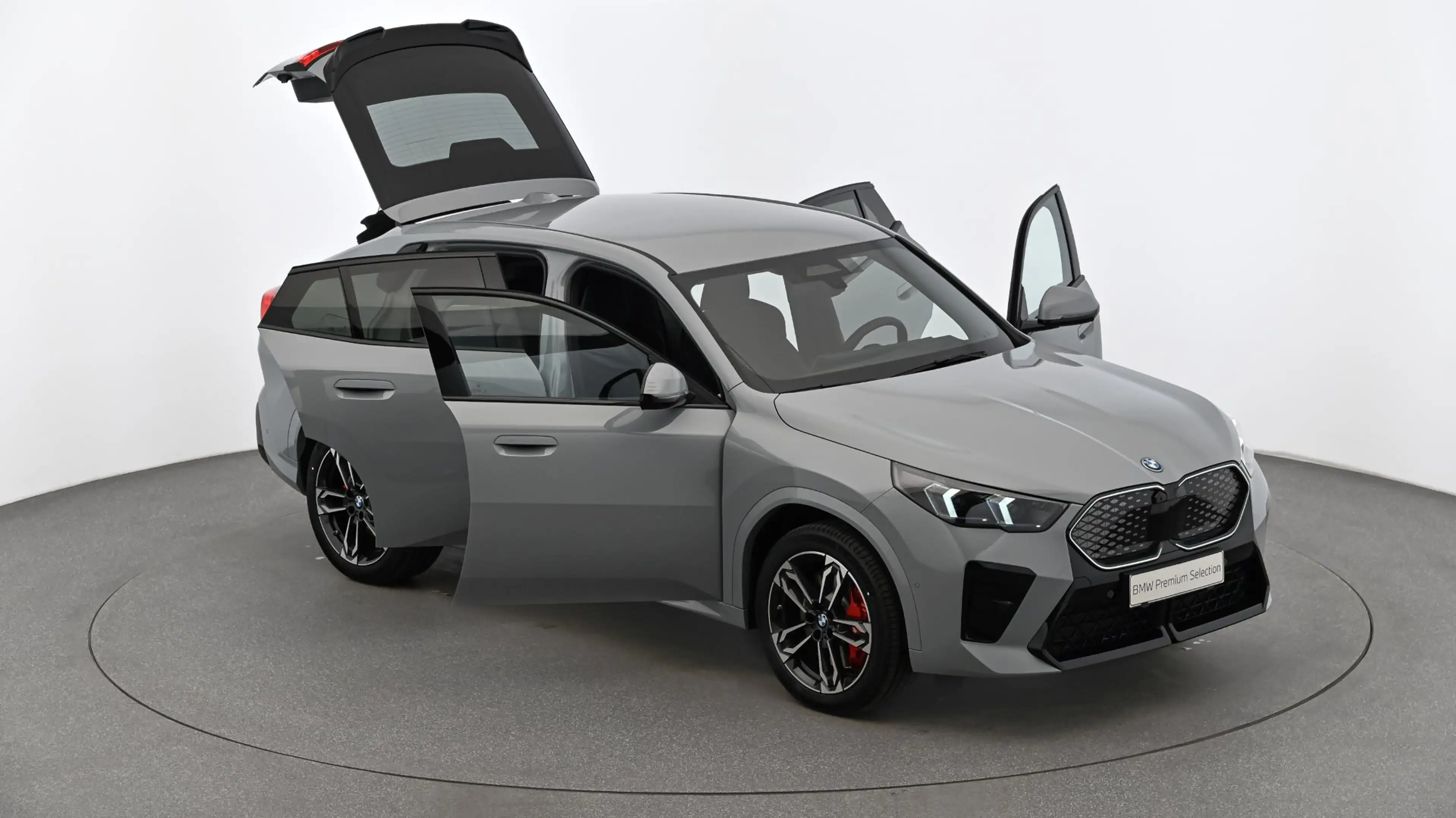 BMW iX2 xDrive30 — photo 11