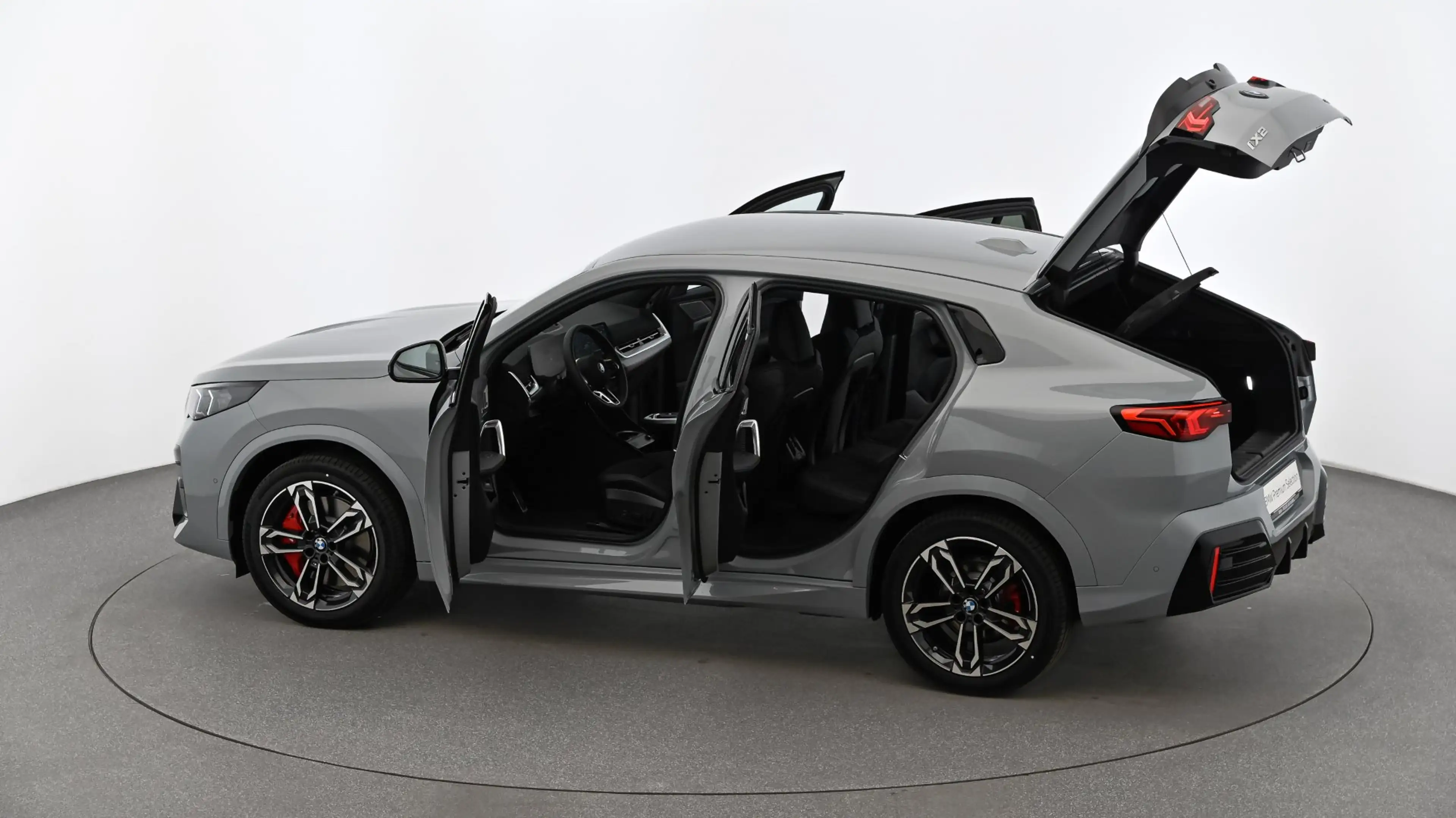 BMW iX2 xDrive30 — photo 9