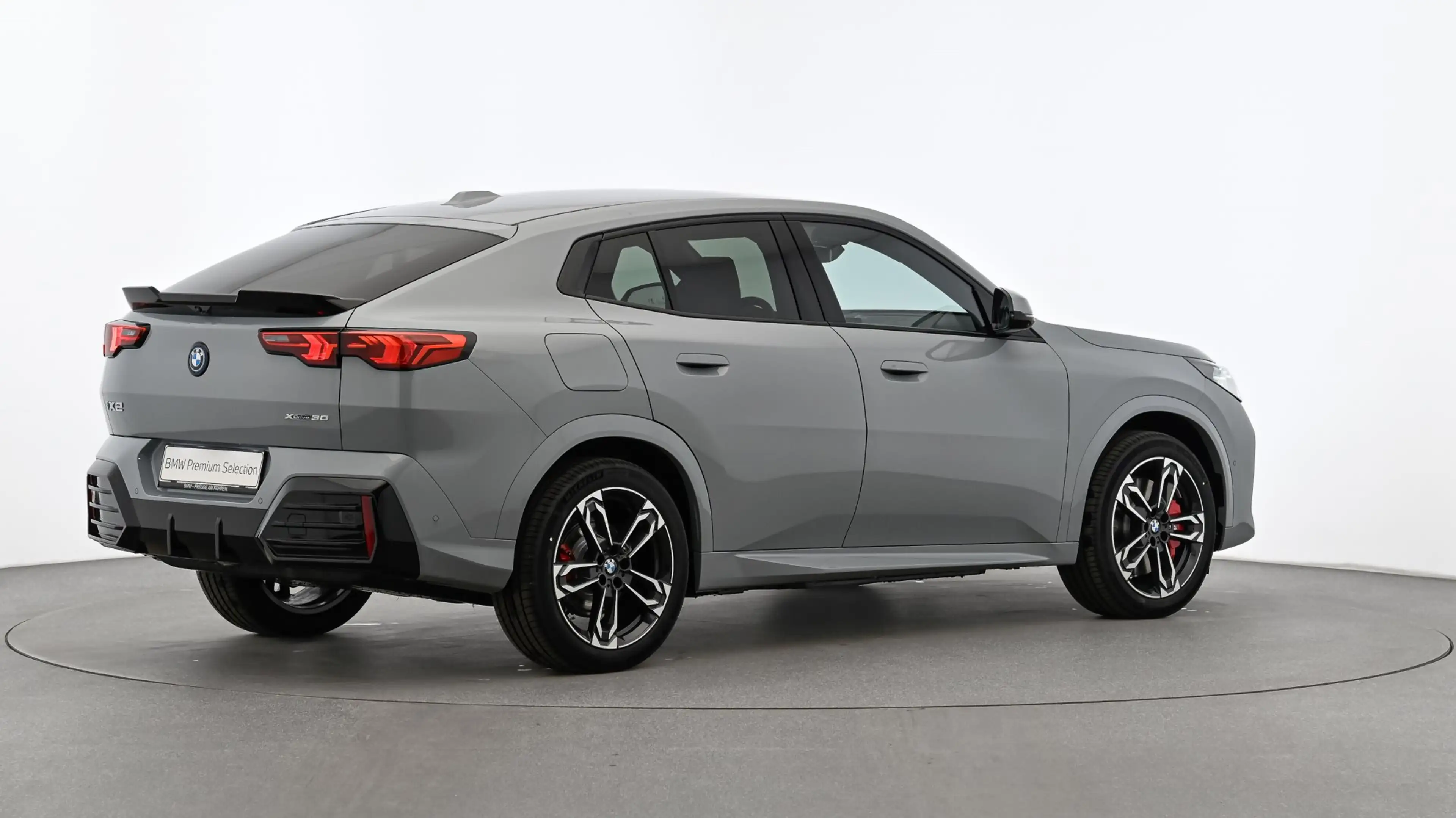 BMW iX2 xDrive30 — photo 8