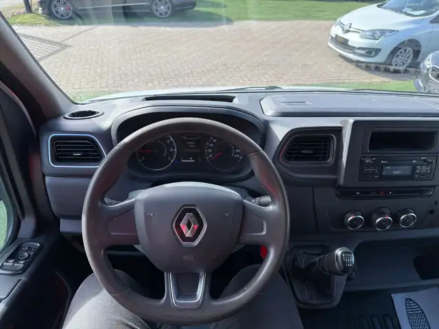 Renault Master view 13