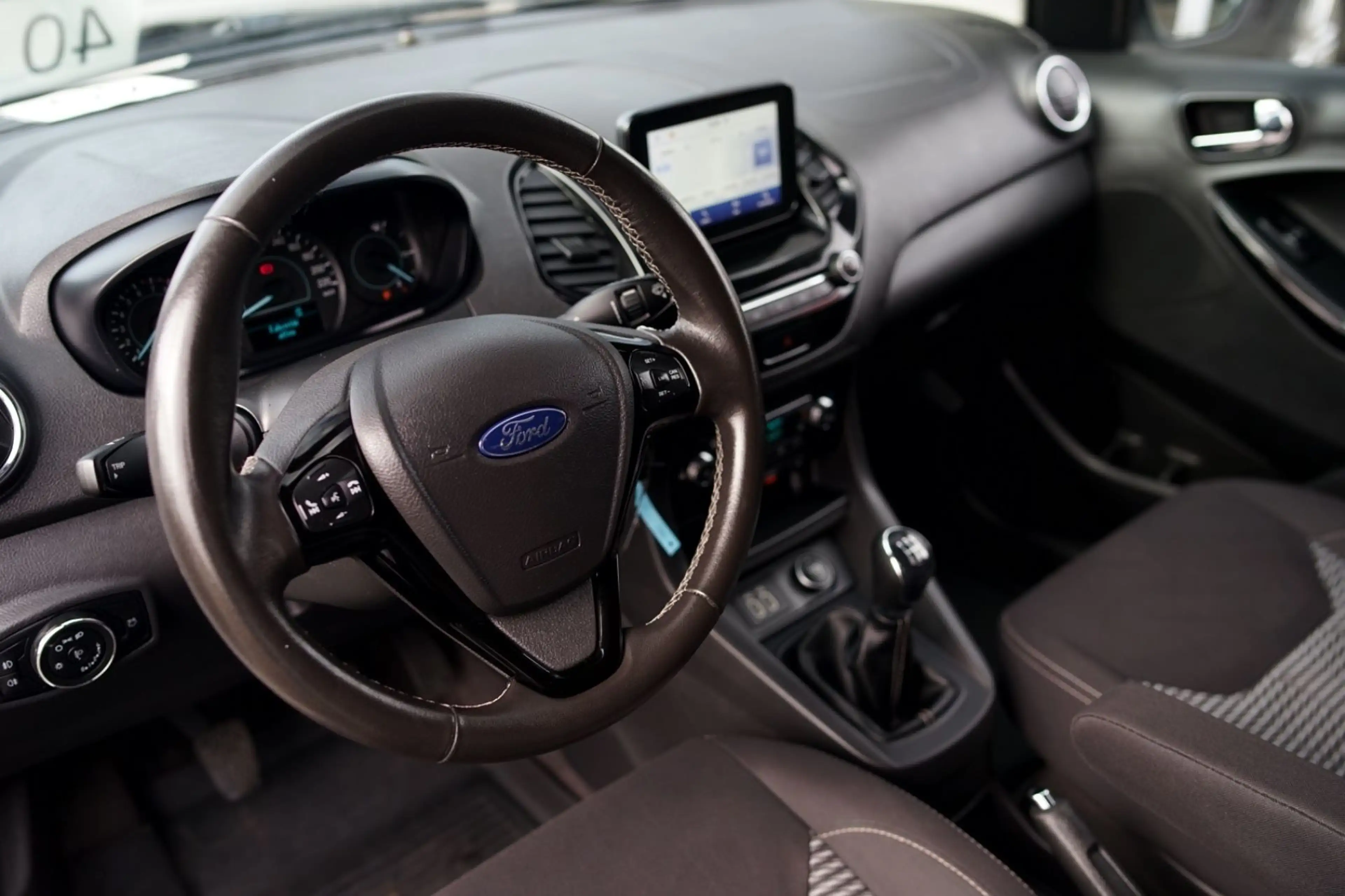 Ford Ka/Ka+ KA+ Black/White Sitzheizung PDC CarPlay DAB — photo 9