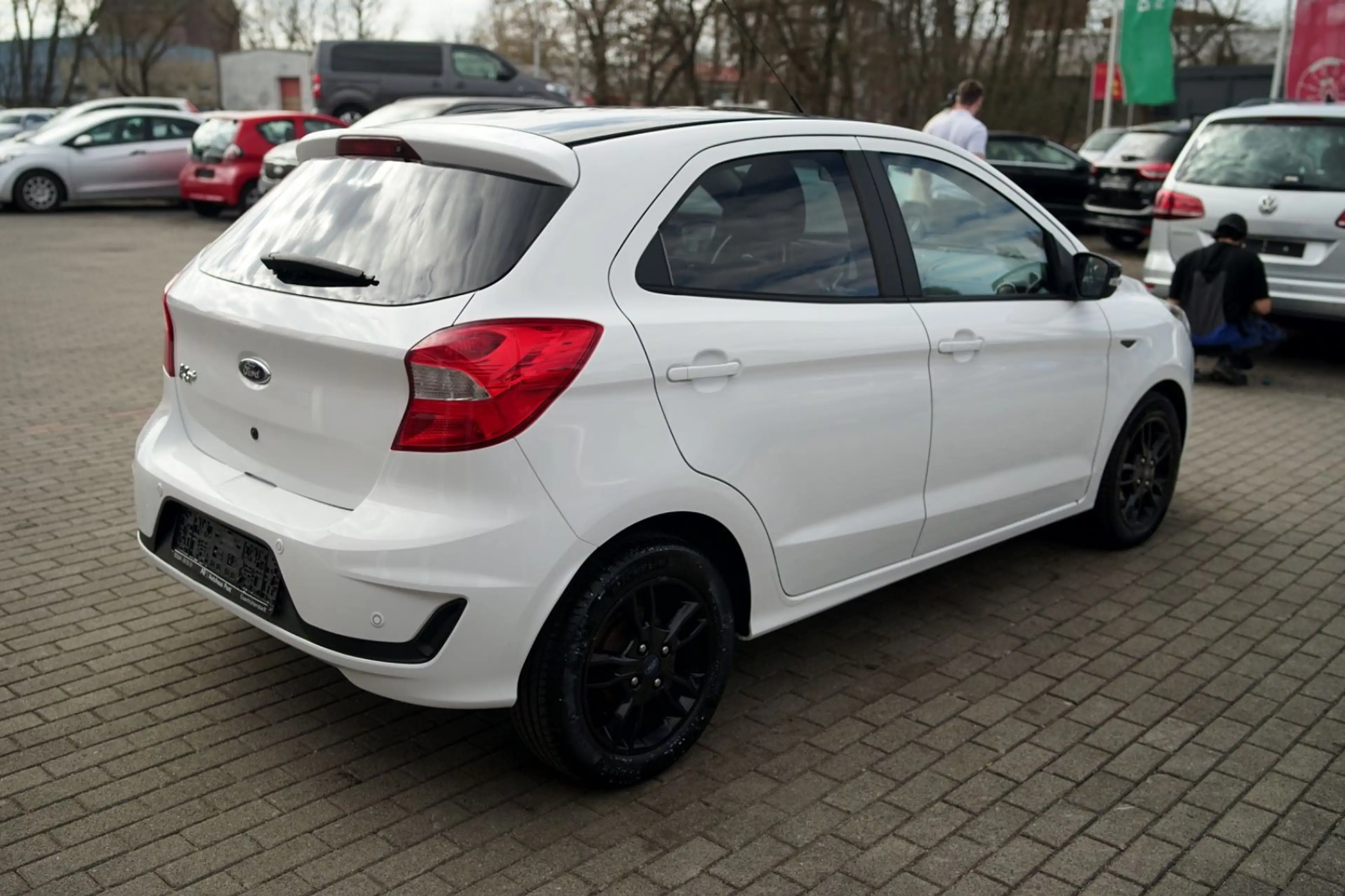 Ford Ka/Ka+ KA+ Black/White Sitzheizung PDC CarPlay DAB — photo 4