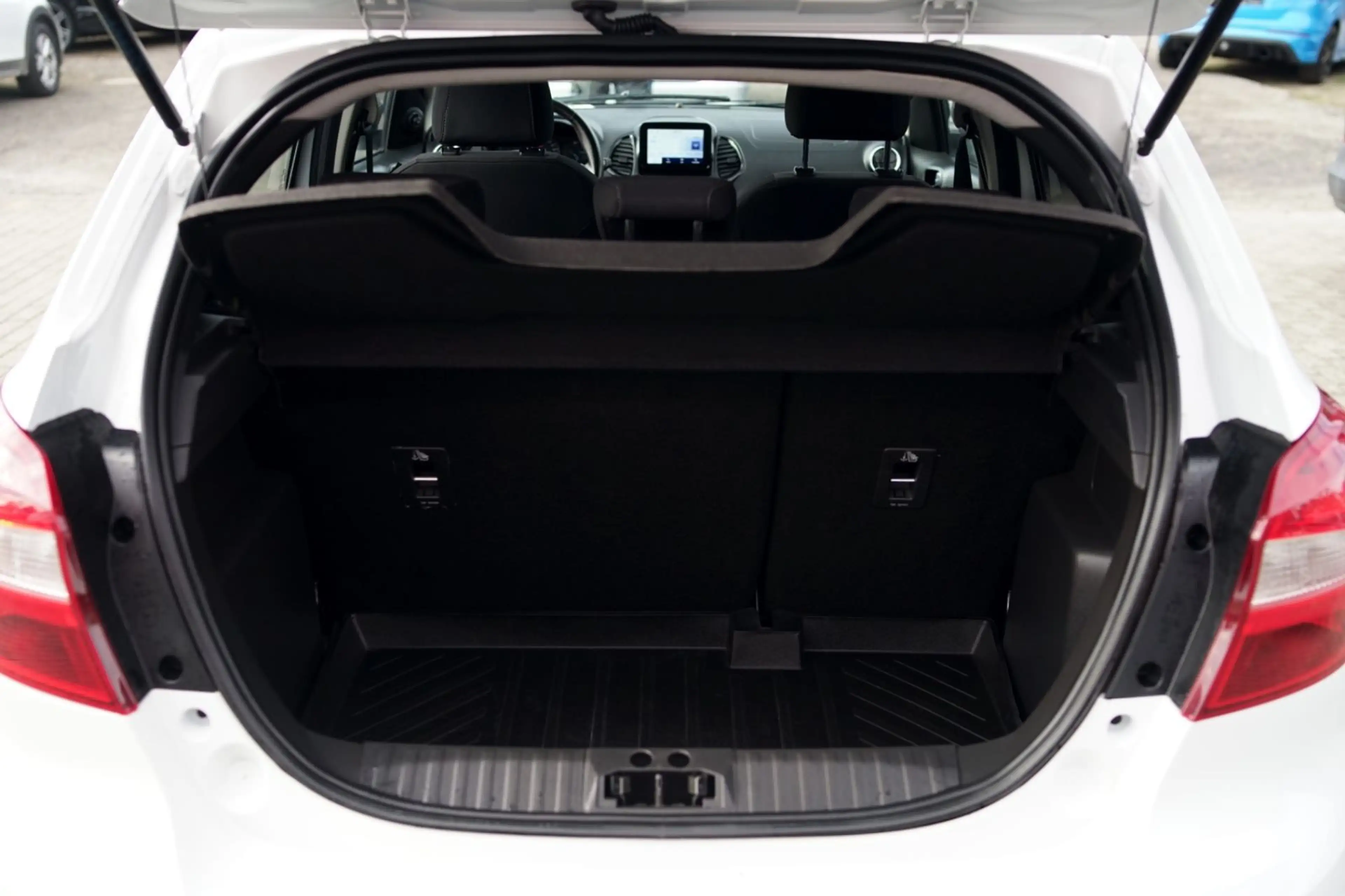 Ford Ka/Ka+ KA+ Black/White Sitzheizung PDC CarPlay DAB — photo 8