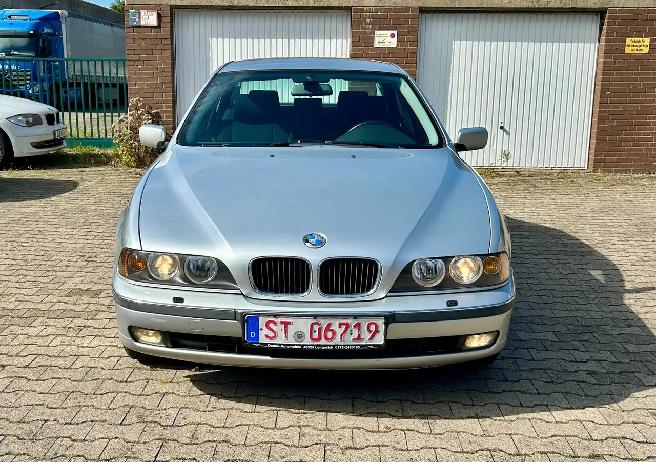 BMW 523 5er 523i 1.HAND TÜV 01/2028 PDC AHK XENON, foto 8