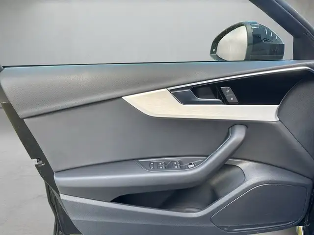 Audi A4 view 6