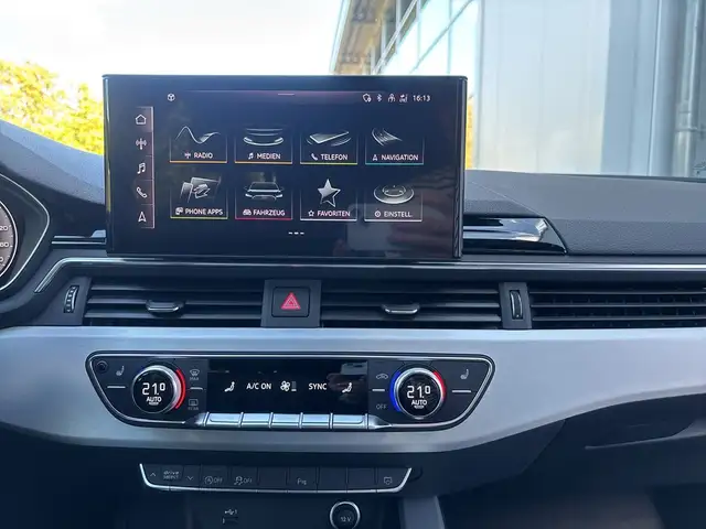 Audi A4 view 11