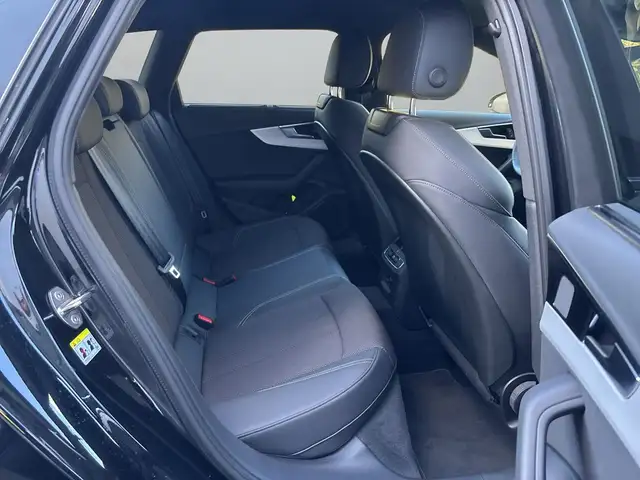 Audi A4 view 12