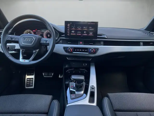 Audi A4 view 8