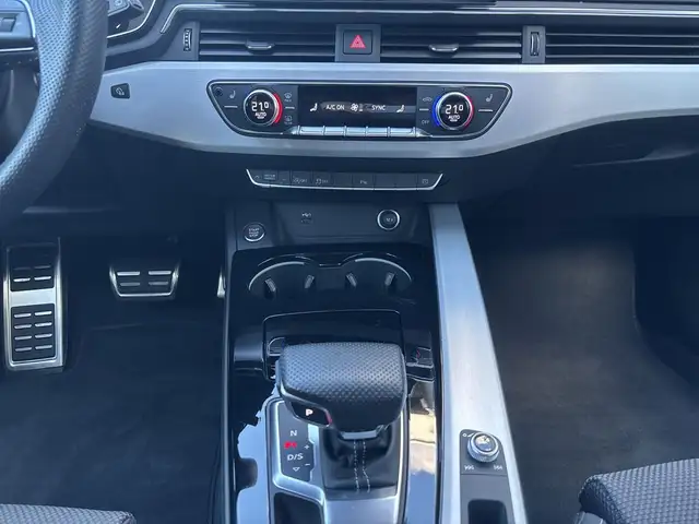 Audi A4 view 9