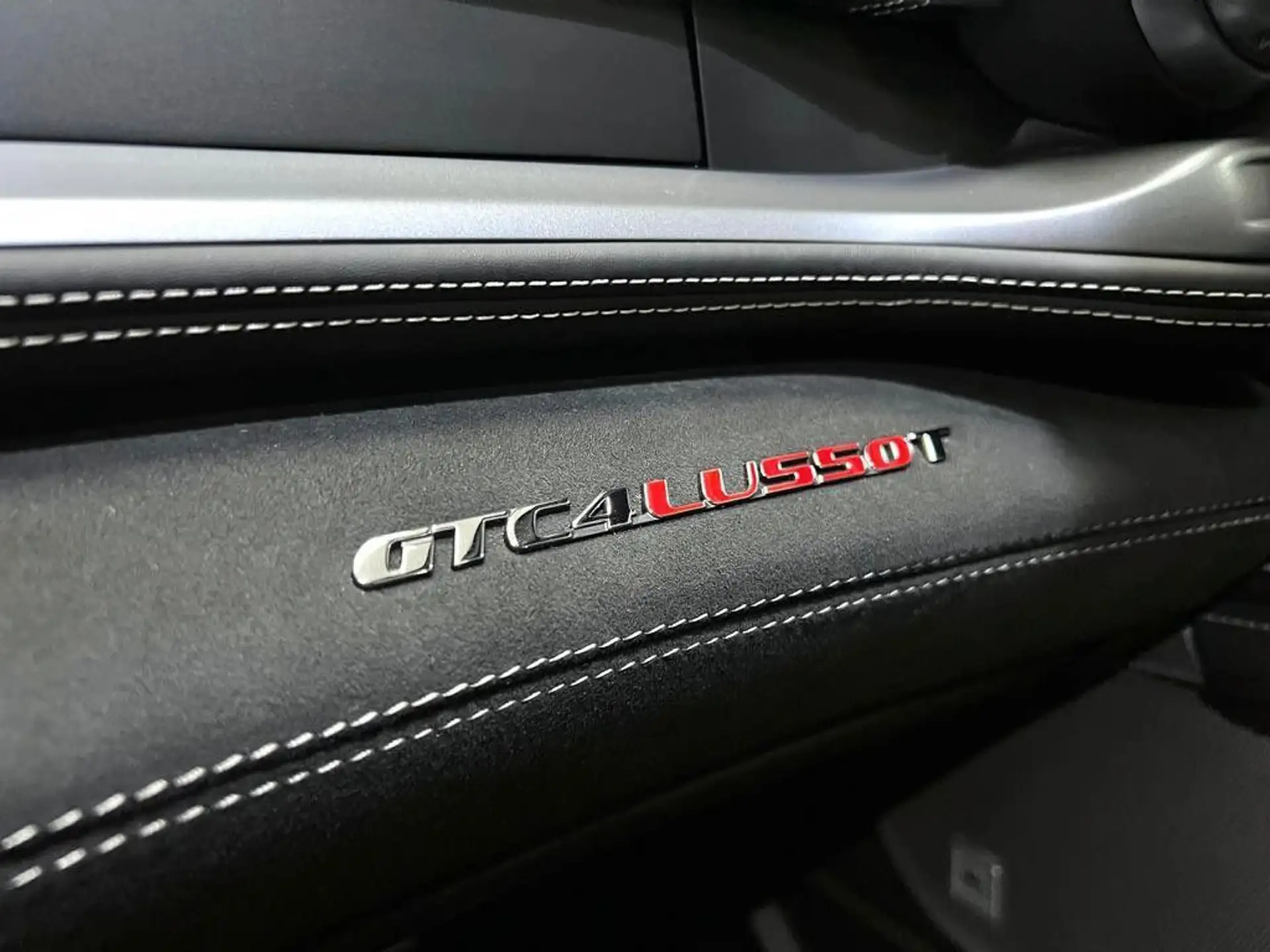 페라리 GTC4 루쏘 2020 회색 사진 5