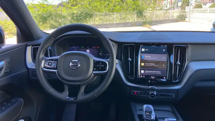 Volvo XC60 2023, foto 14