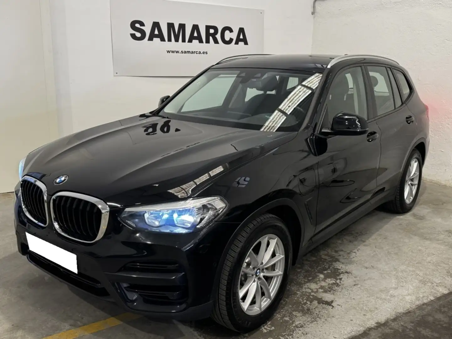 BMW X3 xDrive 30e Noir - 1