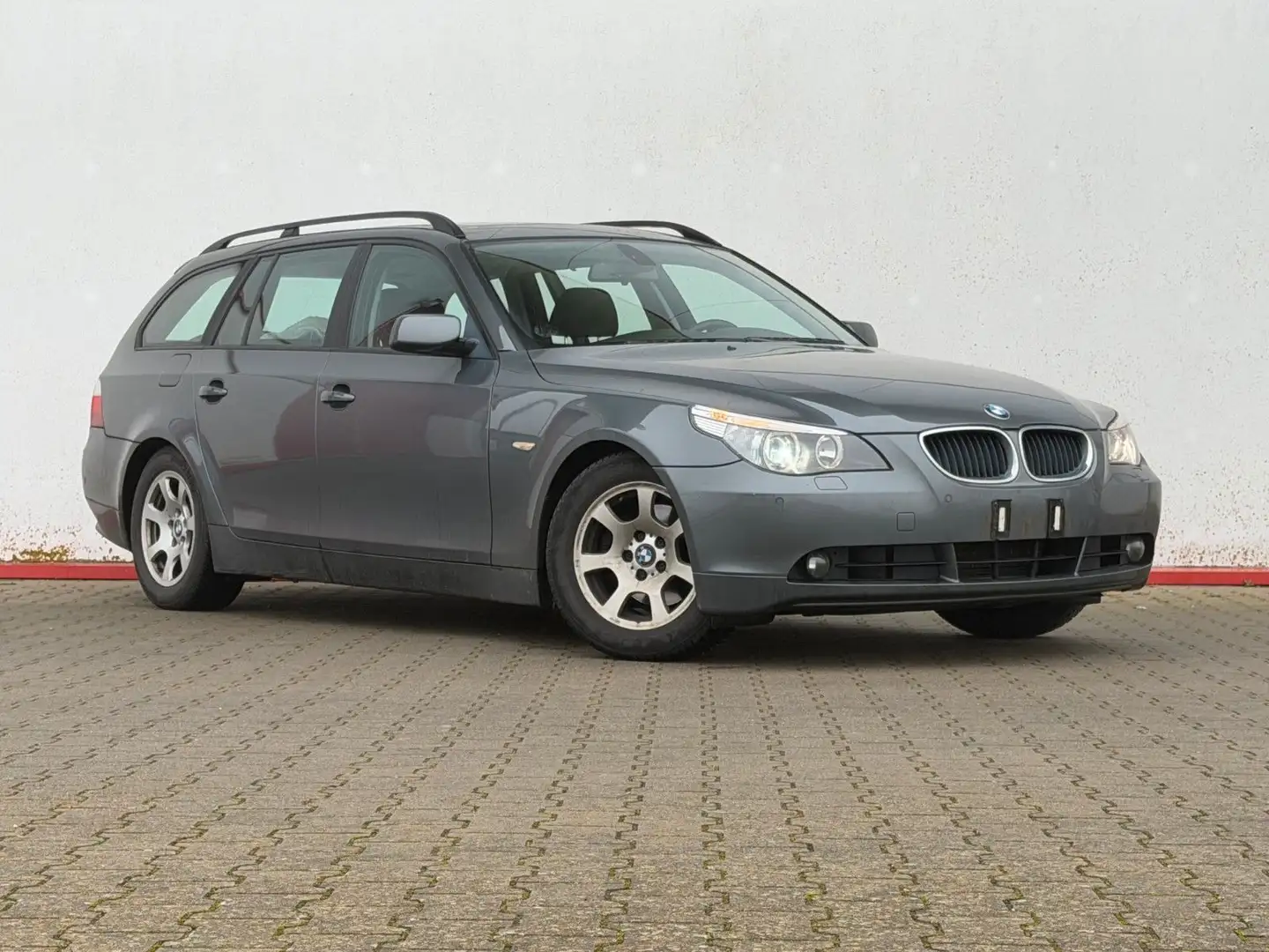 BMW 525 i PANO*SHZ*A/C*XENON*LEDER* Grau - 1