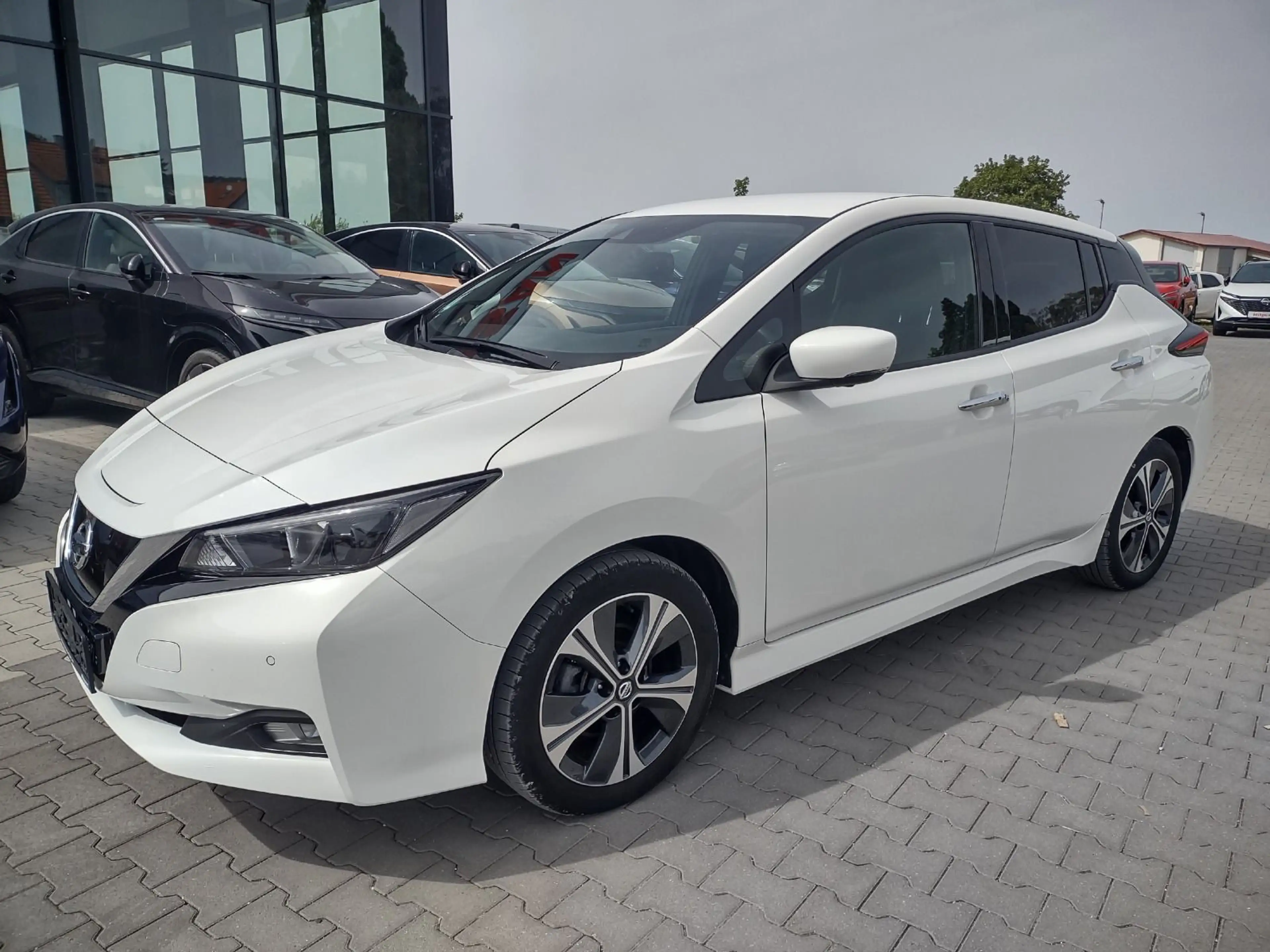 Nissan Leaf N-Connecta 40KW — photo 2