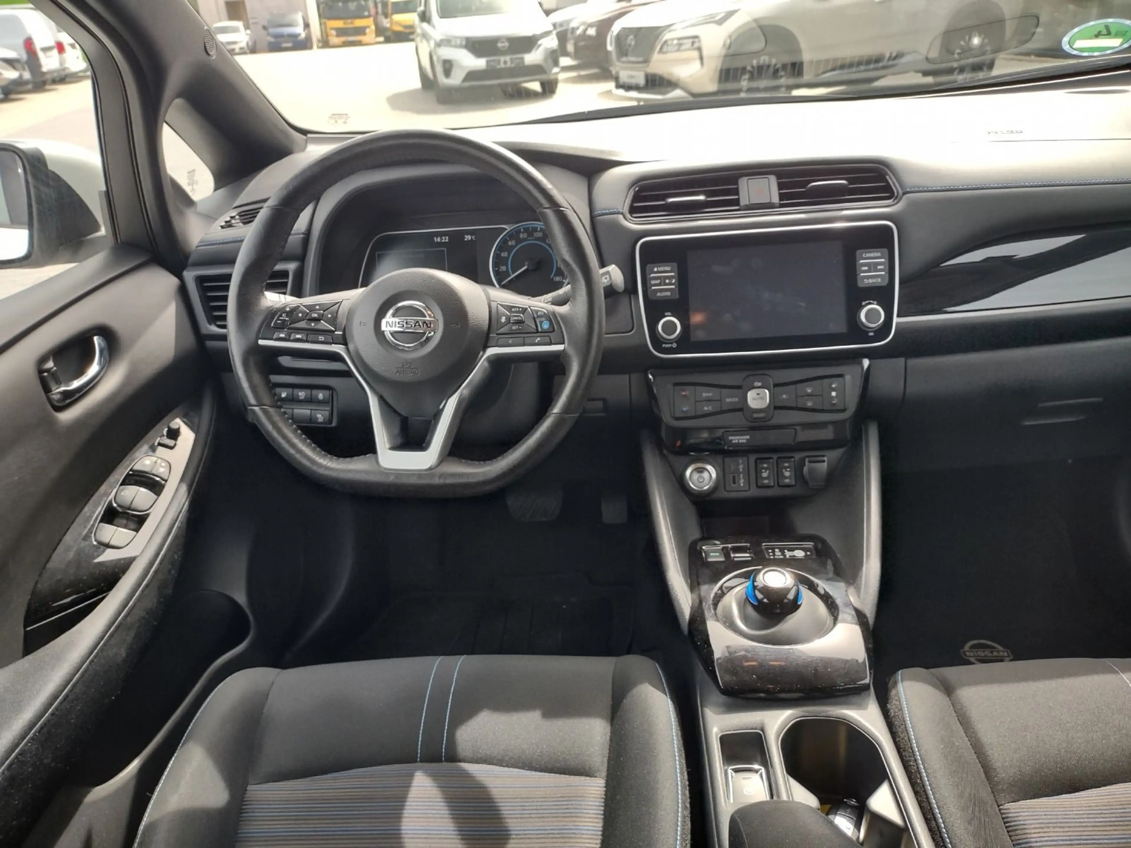 Nissan Leaf N-Connecta 40KW — photo 13
