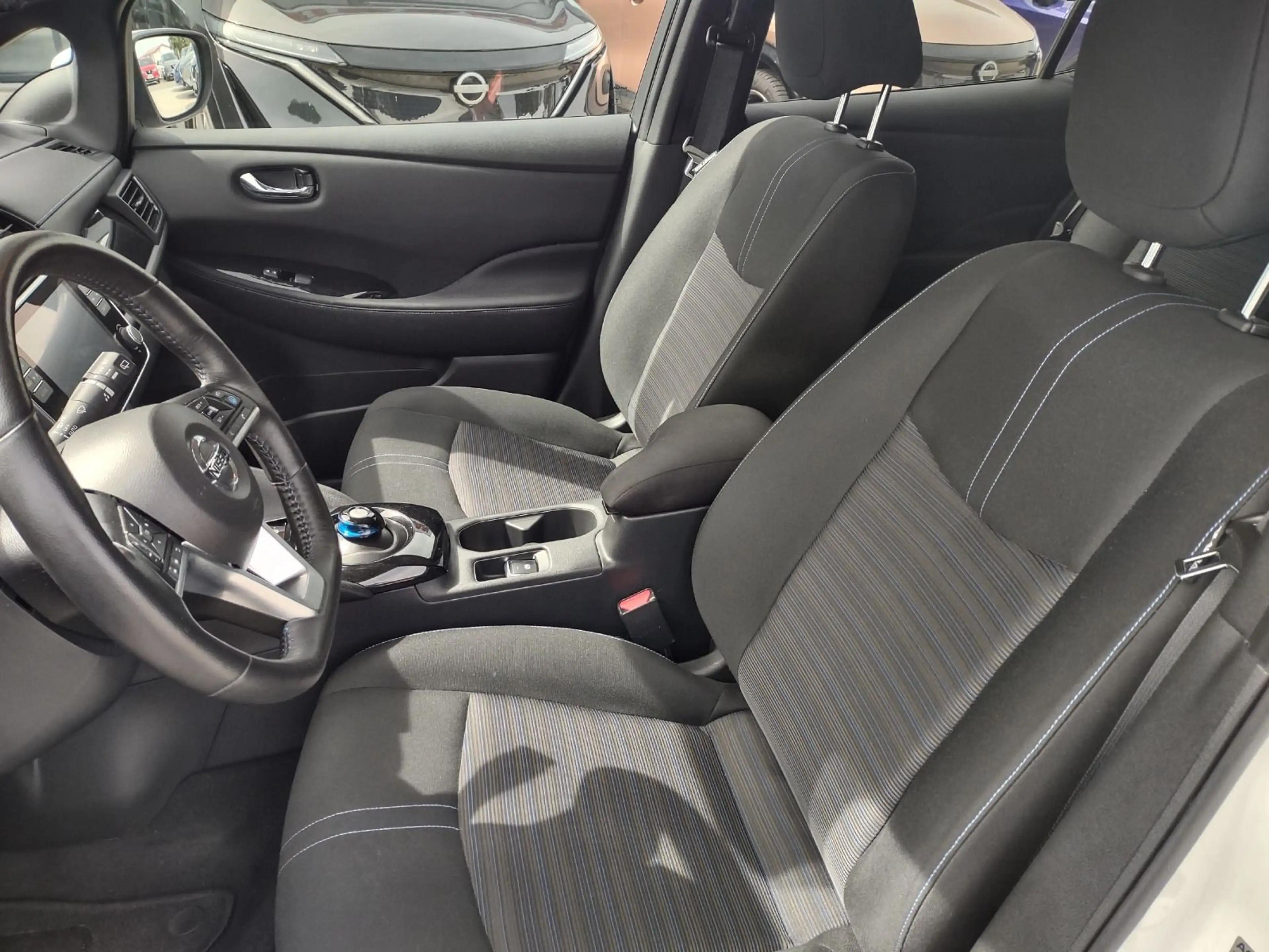 Nissan Leaf N-Connecta 40KW — photo 15