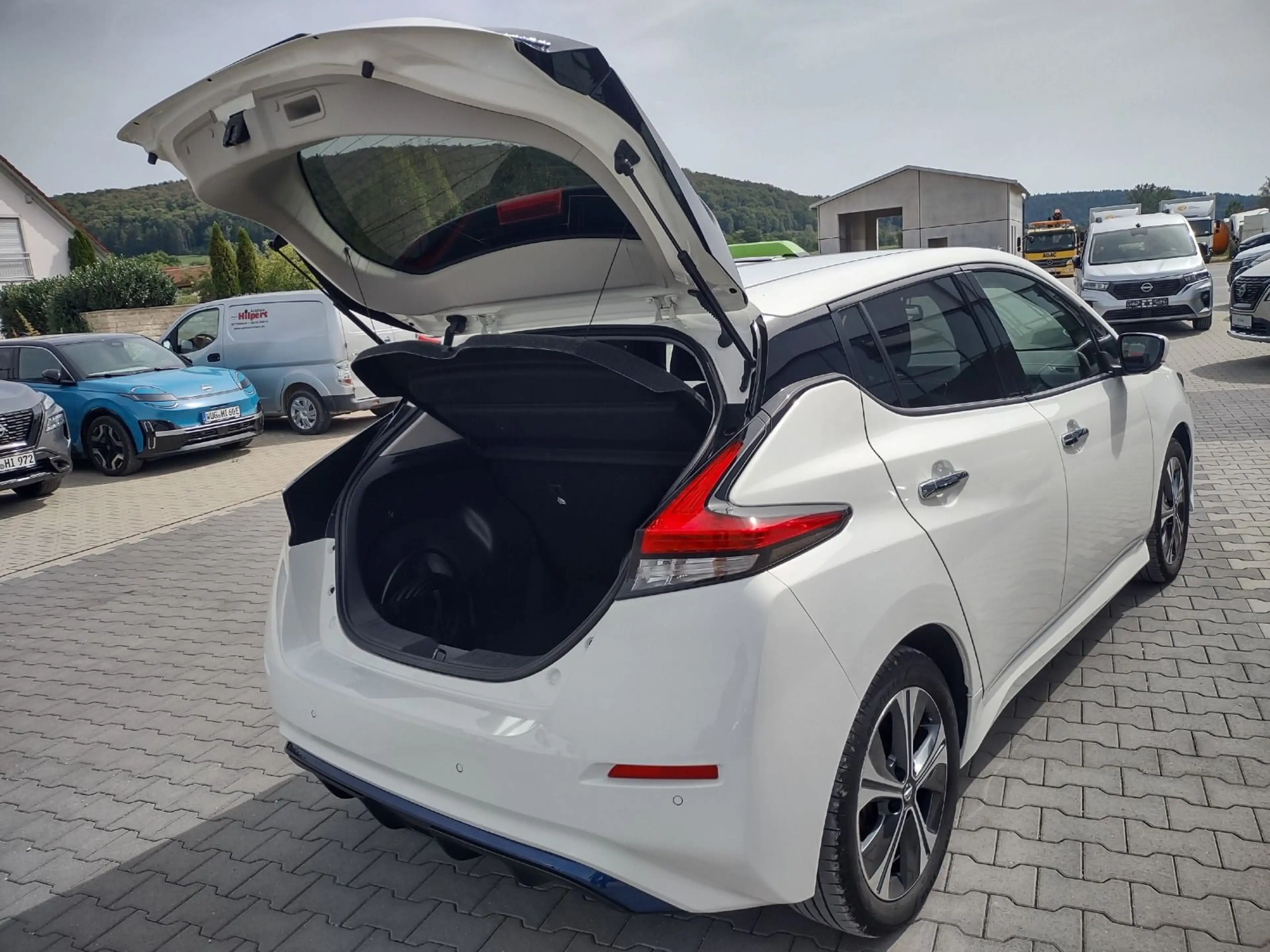 Nissan Leaf N-Connecta 40KW — photo 10