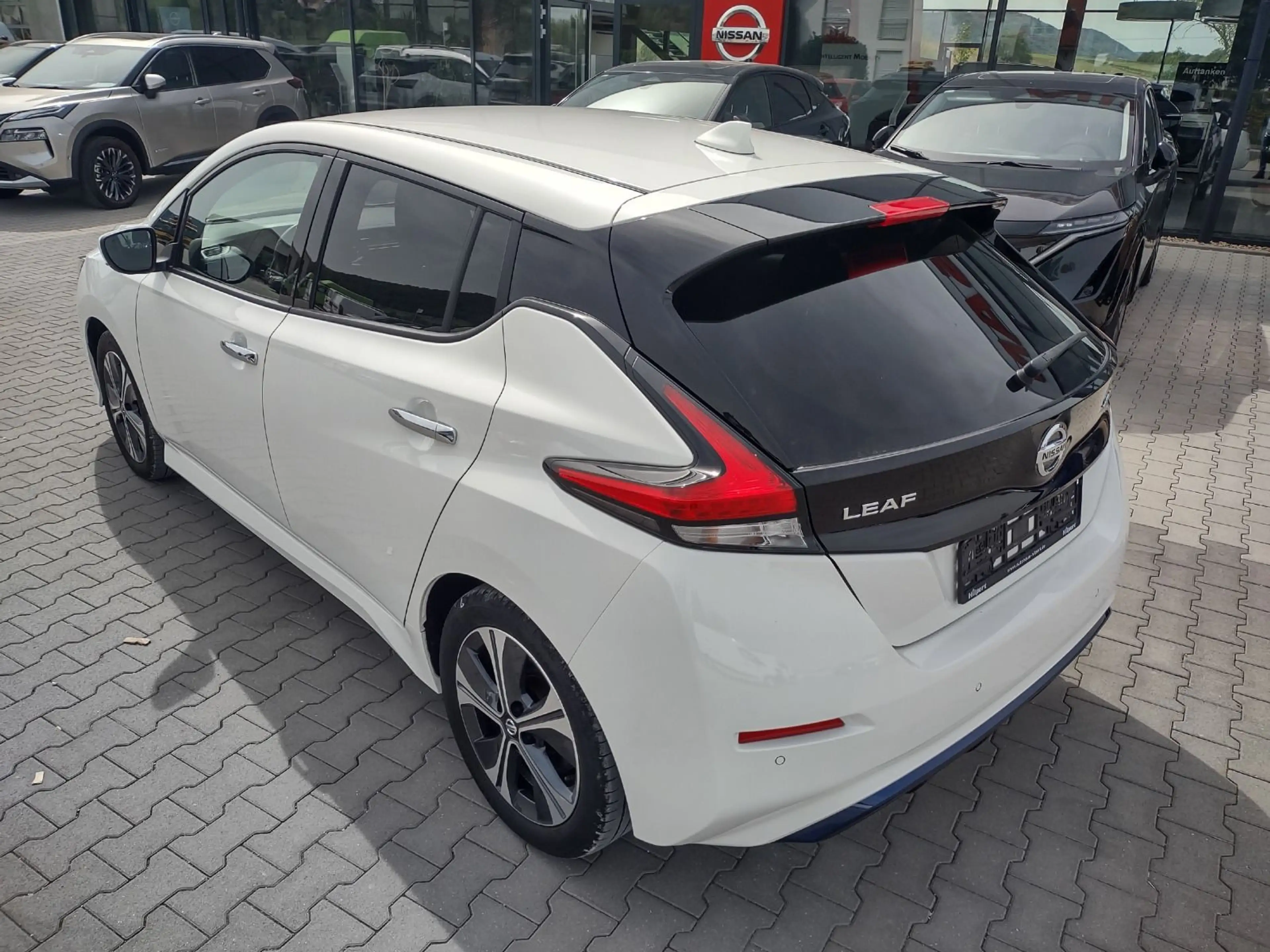 Nissan Leaf N-Connecta 40KW — photo 8
