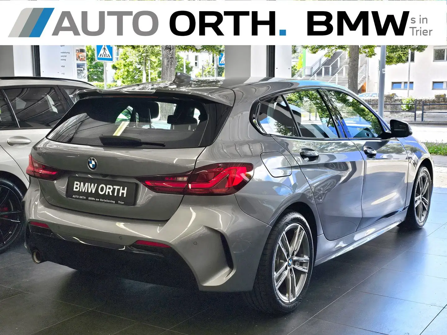 BMW 118 i AUTOM M-SPORT LC-PROF LED KAMERA SITZHZ AG+ Grau - 2