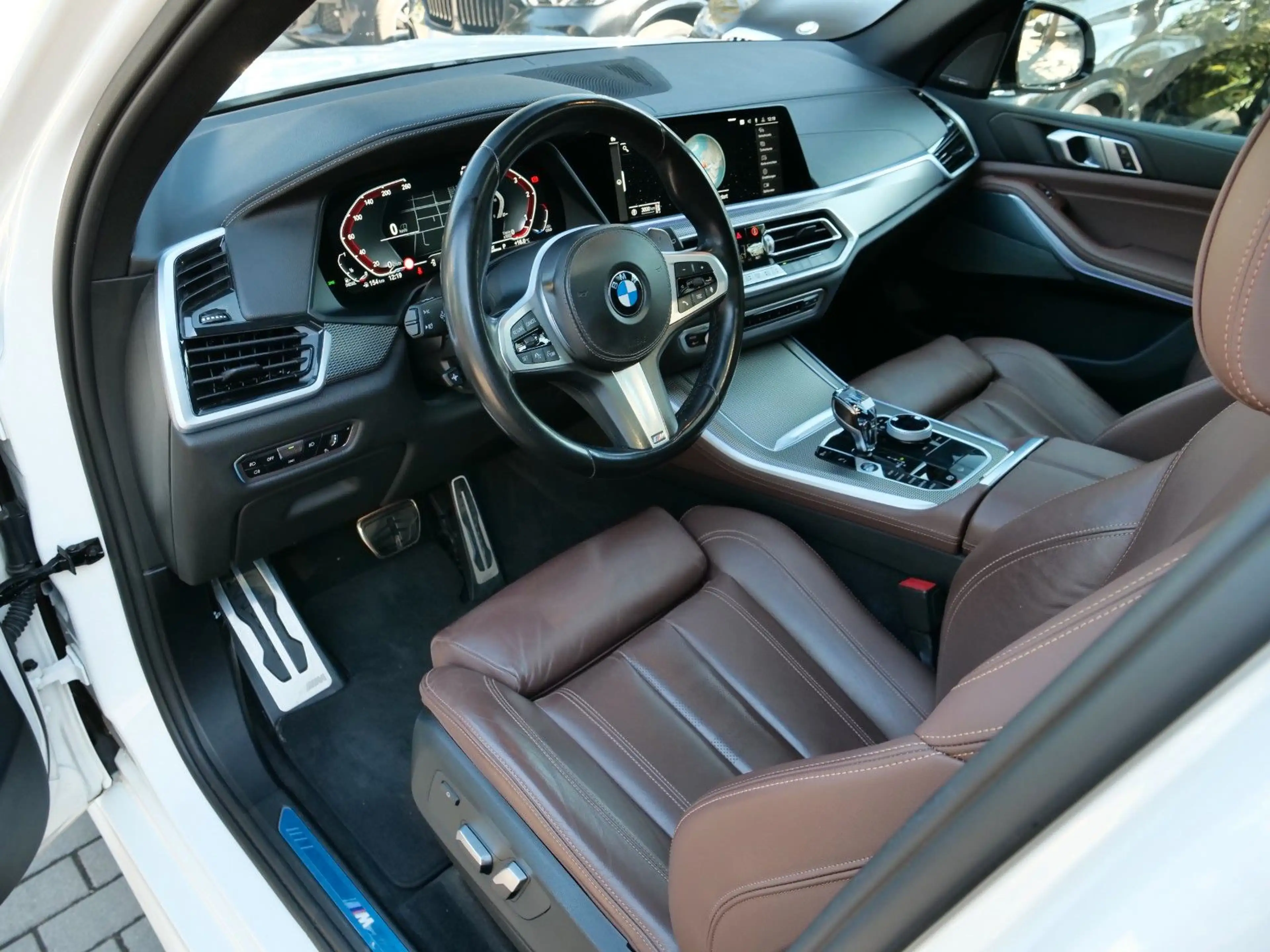 BMW X5 40d M SPORT.PANO.SPORTSITZE.KAMERA.H/K — photo 15
