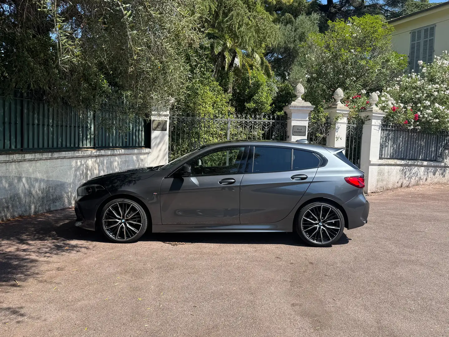BMW 118 118i 140 ch DKG7 M Sport Gris - 2