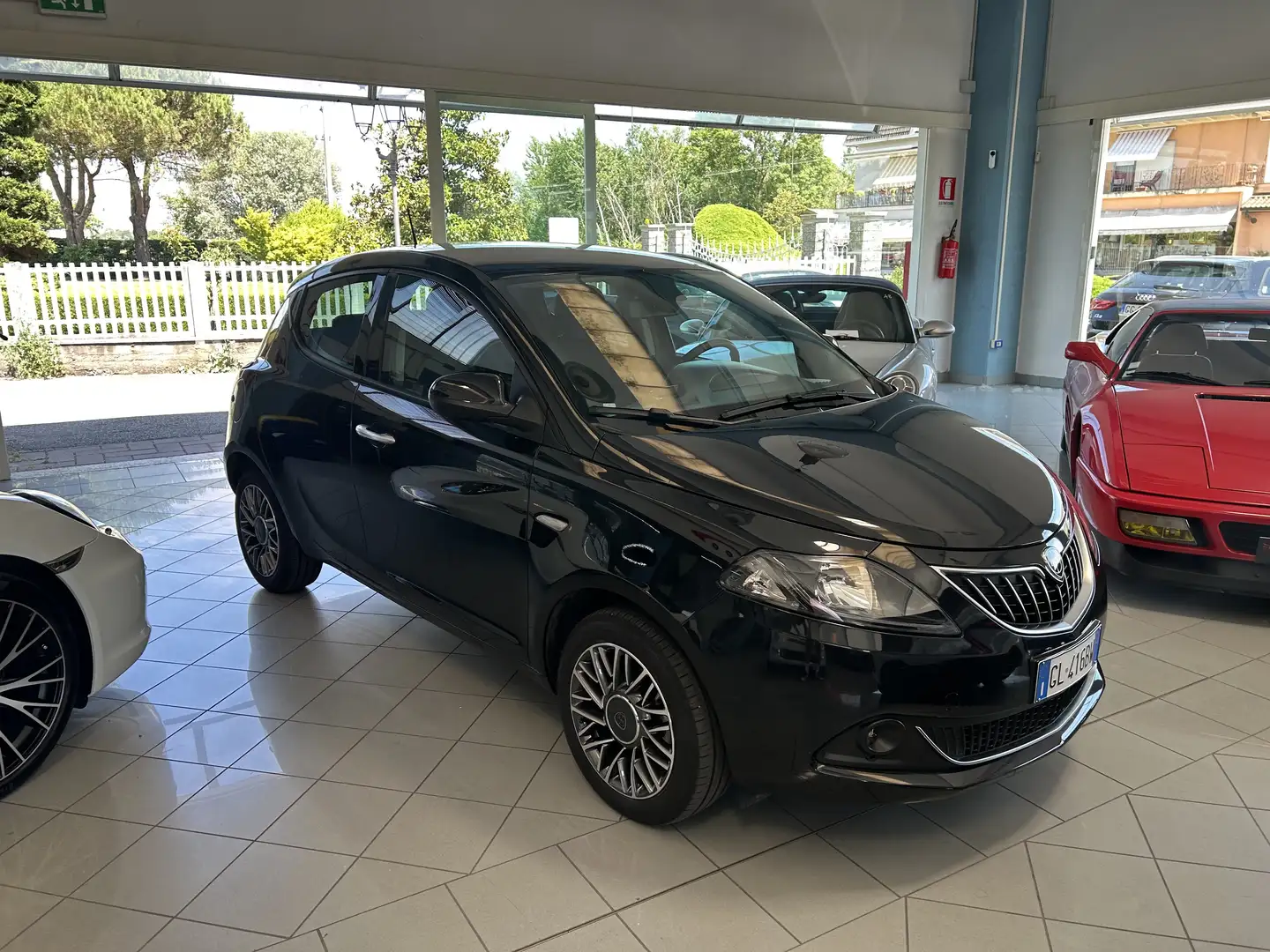 Lancia Ypsilon Ypsilon 1.0 firefly hybrid Gold s Schwarz - 2
