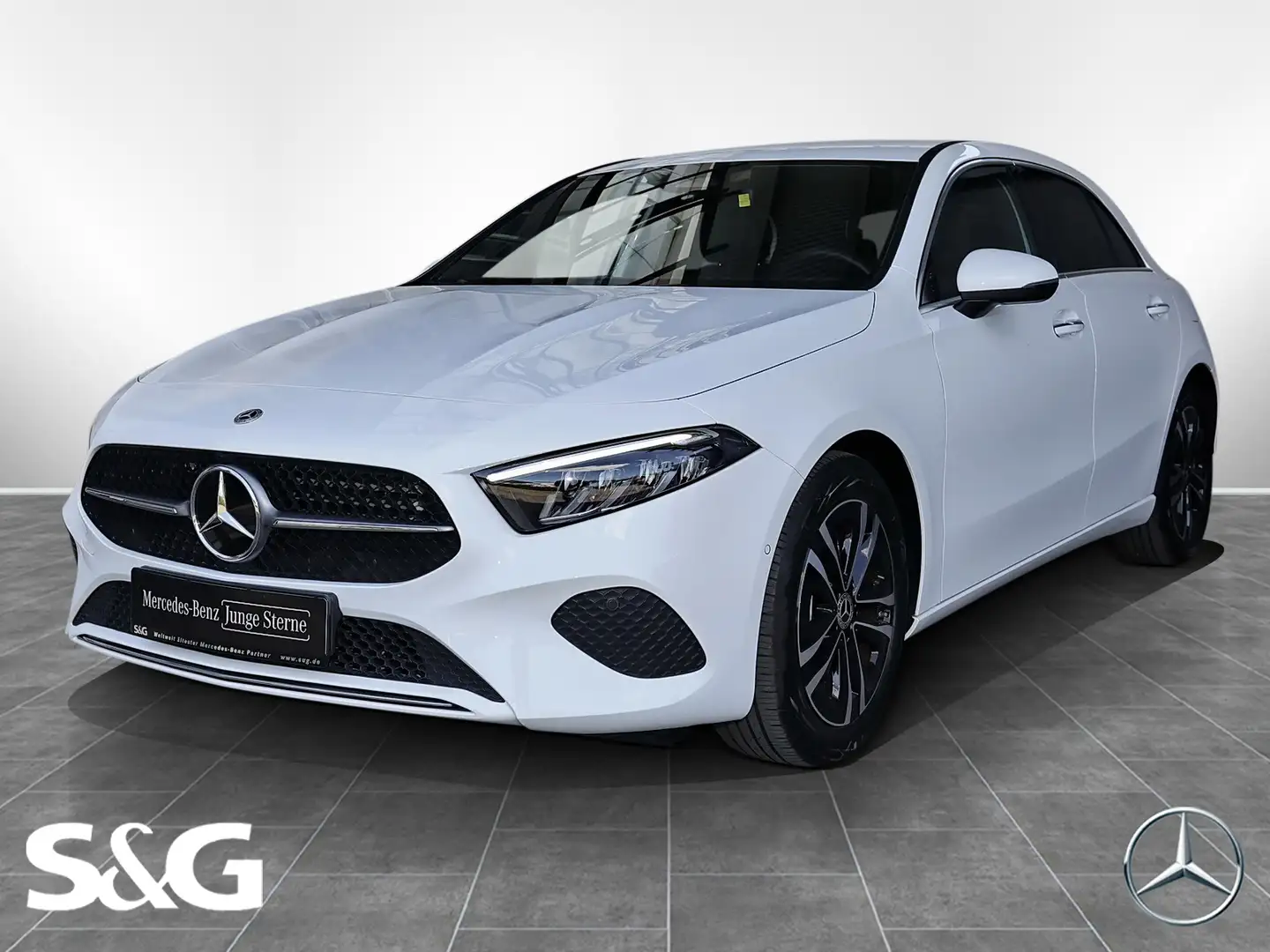 Mercedes-Benz A 180 AHK+KEYLESS+KAMERA+MBUX+LED+17 ZOLL Weiß - 1