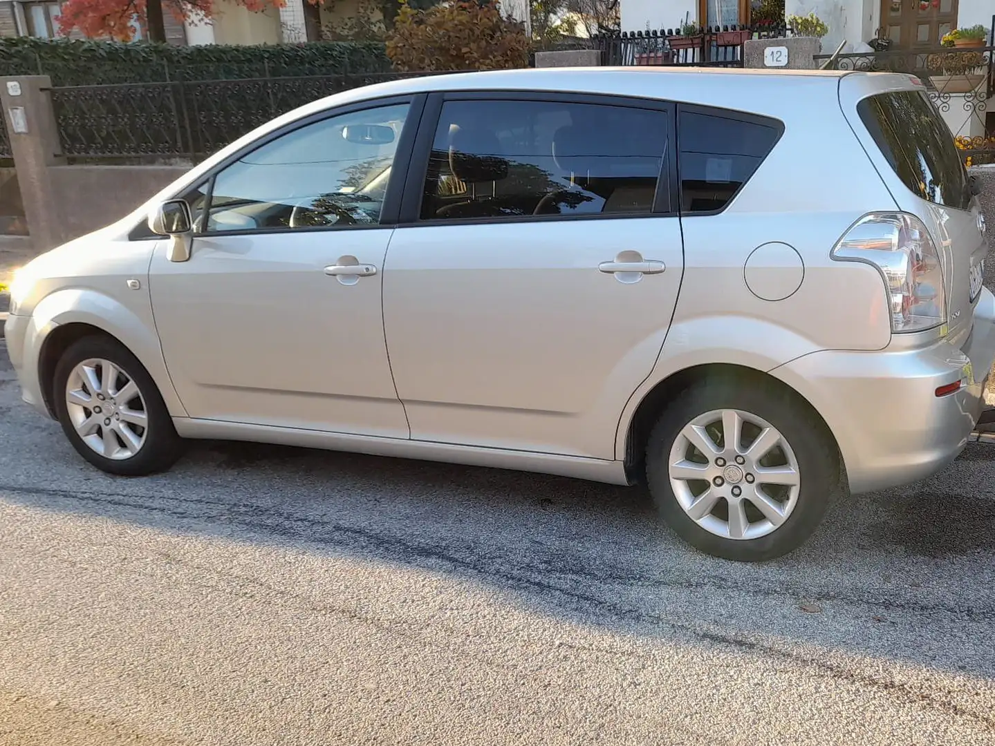 Toyota Corolla Verso 1.8 Sol – 7 posti Argento - 2