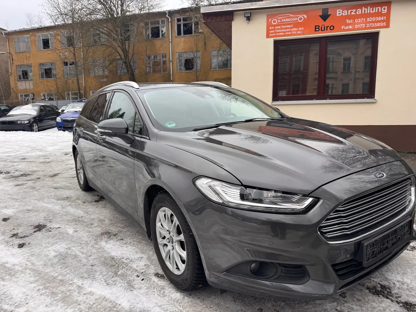 Ford Mondeo Trend Grau - 1