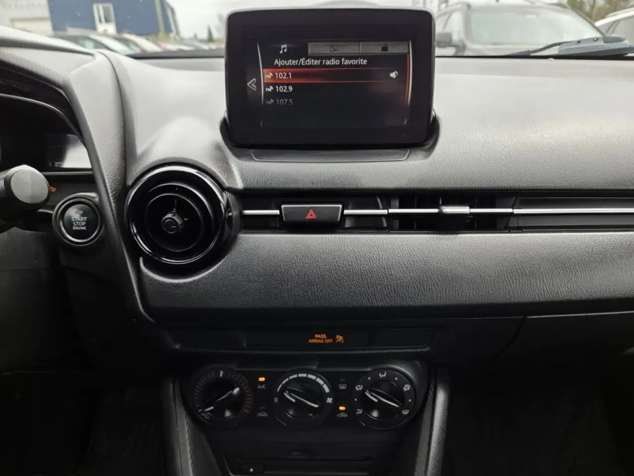Mazda CX-3 снимка Mazda CX-3