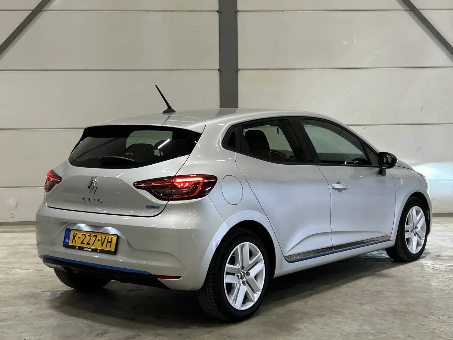 Renault Clio 1.6 E-Tech Hybrid 140 Zen | Cruise Control | Carpl Grijs - 2