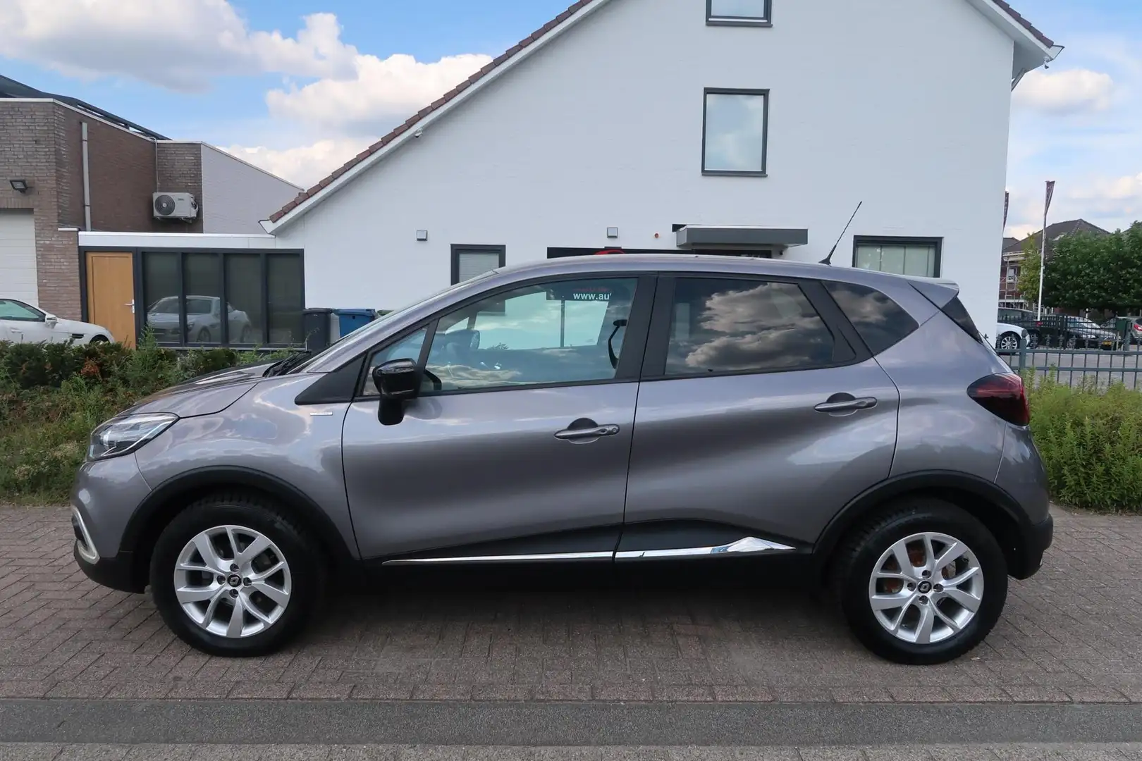 Renault Captur 0.9 TCe NAVIGATIE|KEYLESS|PDC|AIRCO|BLUETOOTH|DEAL Grijs - 2