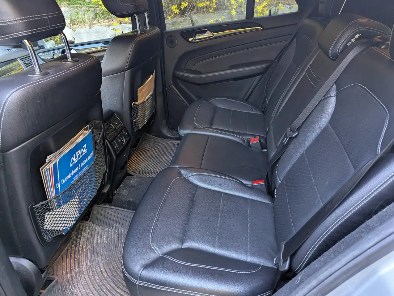Mercedes-Benz M-Class снимка Mercedes-Benz M-Class