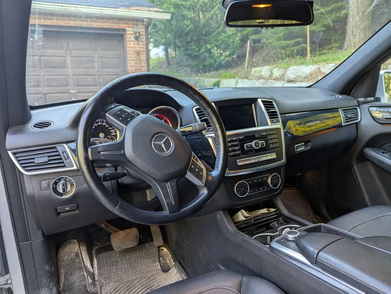 Mercedes-Benz M-Class снимка Mercedes-Benz M-Class