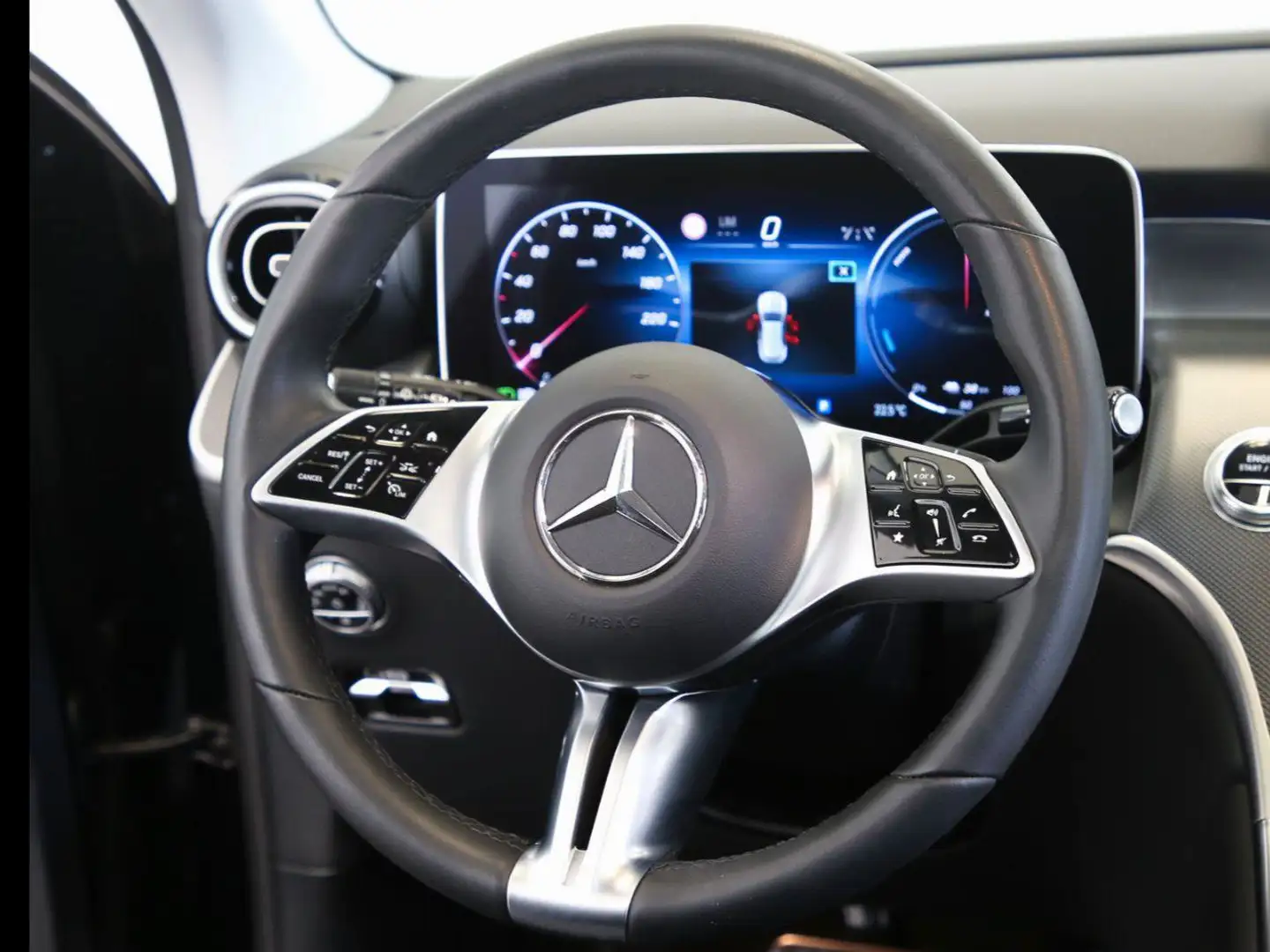 Mercedes-Benz GLC 300 AVANGARDE 300 DE Noir - 2