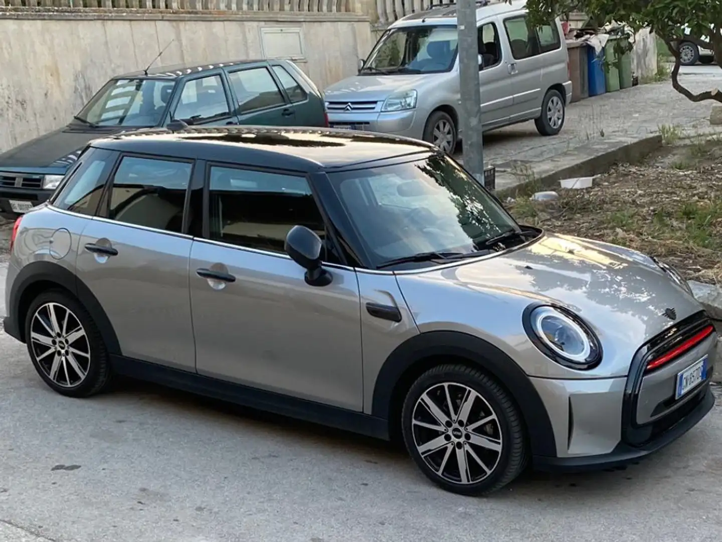 MINI Cooper 1.500 turbo benzina novembre 2023 Argento - 1