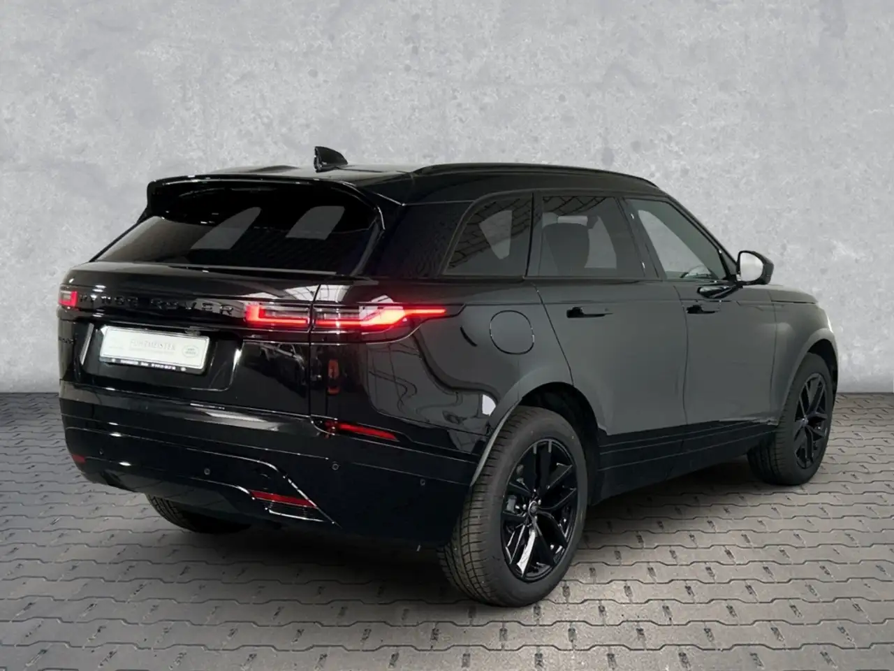 Land Rover Range Rover Velar 2026