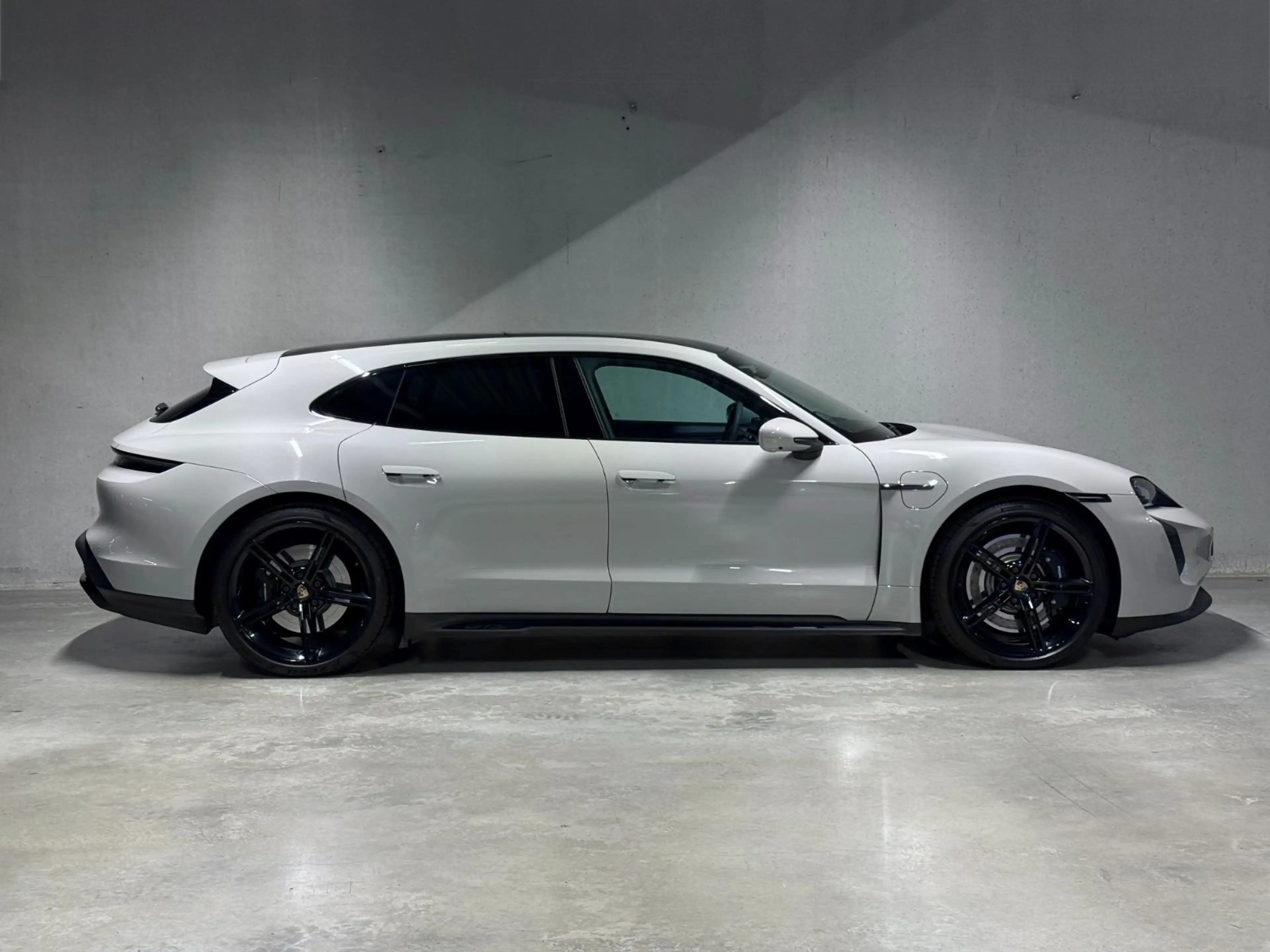 Porsche Taycan GTS Sport Turismo | Head-Up | InnoDrive | — photo 7