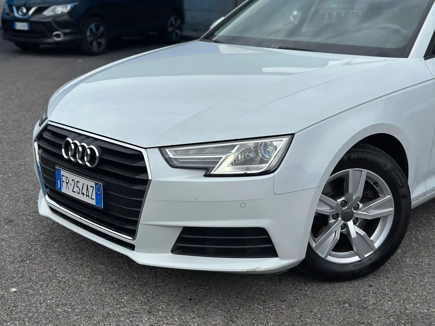 Audi A4 Avant 35 2.0 tdi Design 150cv s-tronic Bianco - 2